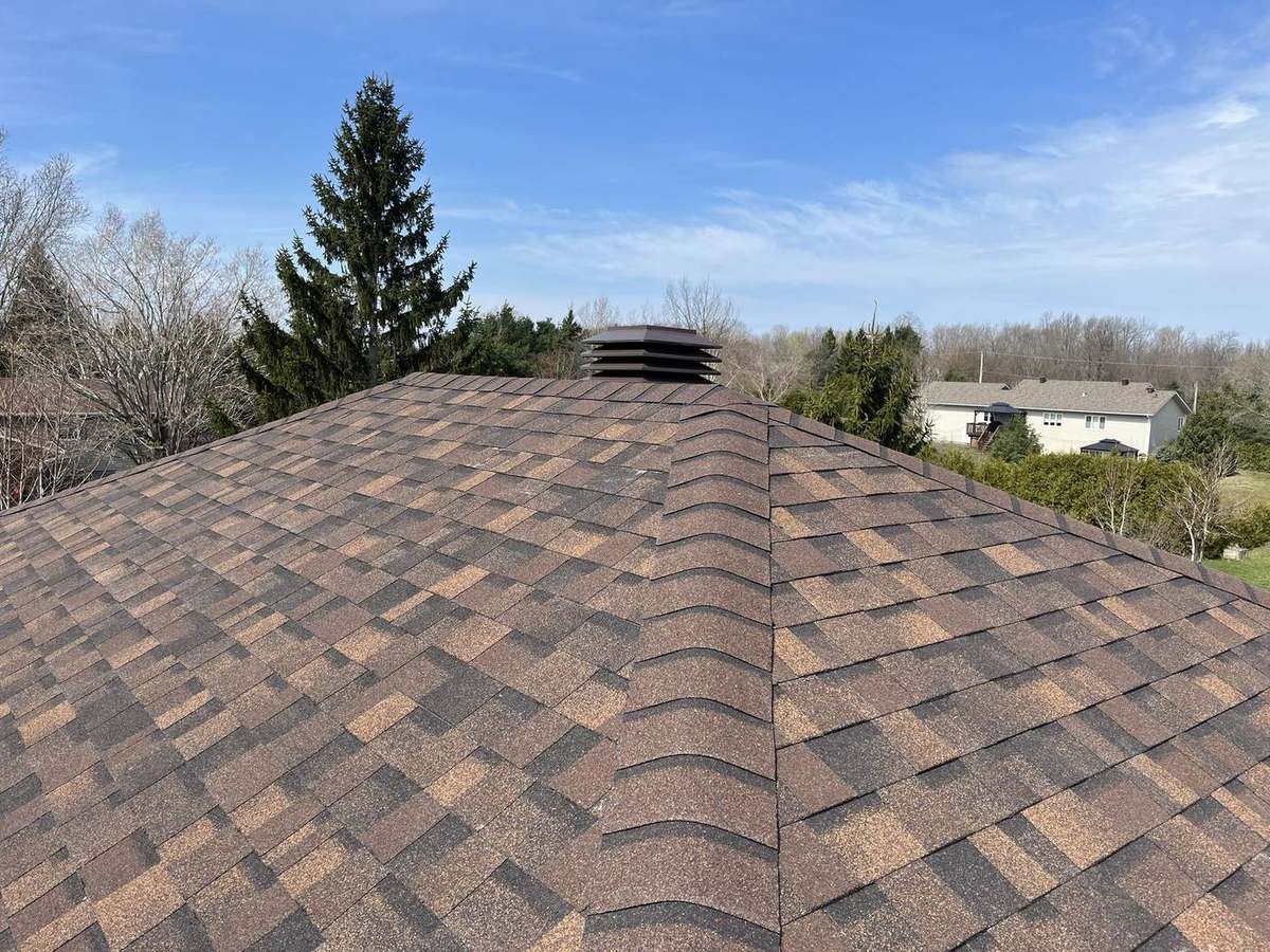 Brownwood asphalt shingle roof installed by Rob's Quality Roofing in the Ottawa region — project 4