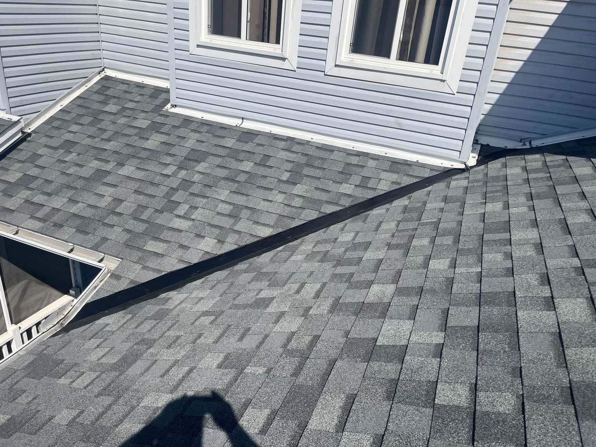 Estate Gray asphalt shingle roof installed by Rob's Quality Roofing in the Ottawa region — project 7