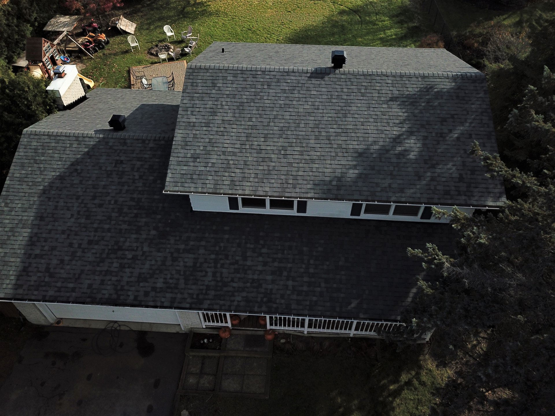 Estate Gray asphalt shingle roof from the original Rob's Quality Roofing gallery — project 13