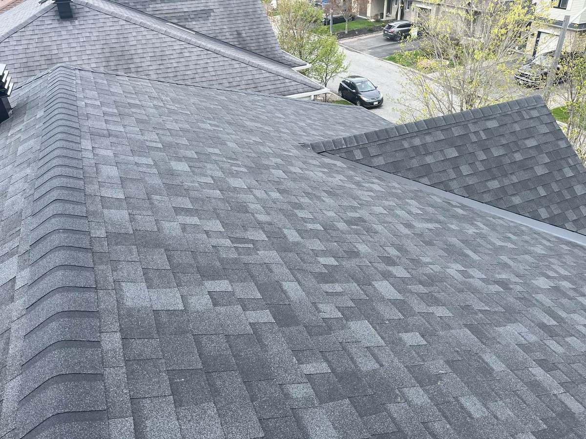 Onyx Black asphalt shingle roof installed by Rob's Quality Roofing in the Ottawa region — project 6