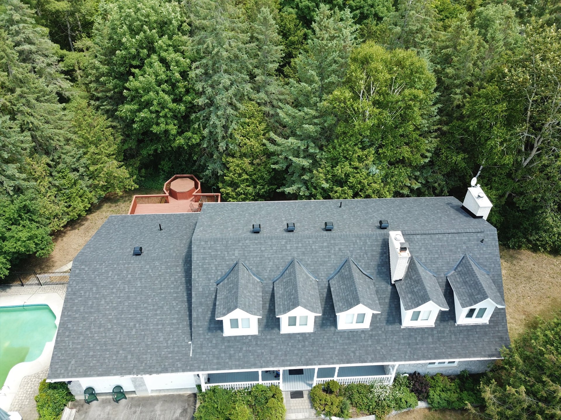 Onyx Black asphalt shingle roof from the original Rob's Quality Roofing gallery — project 1