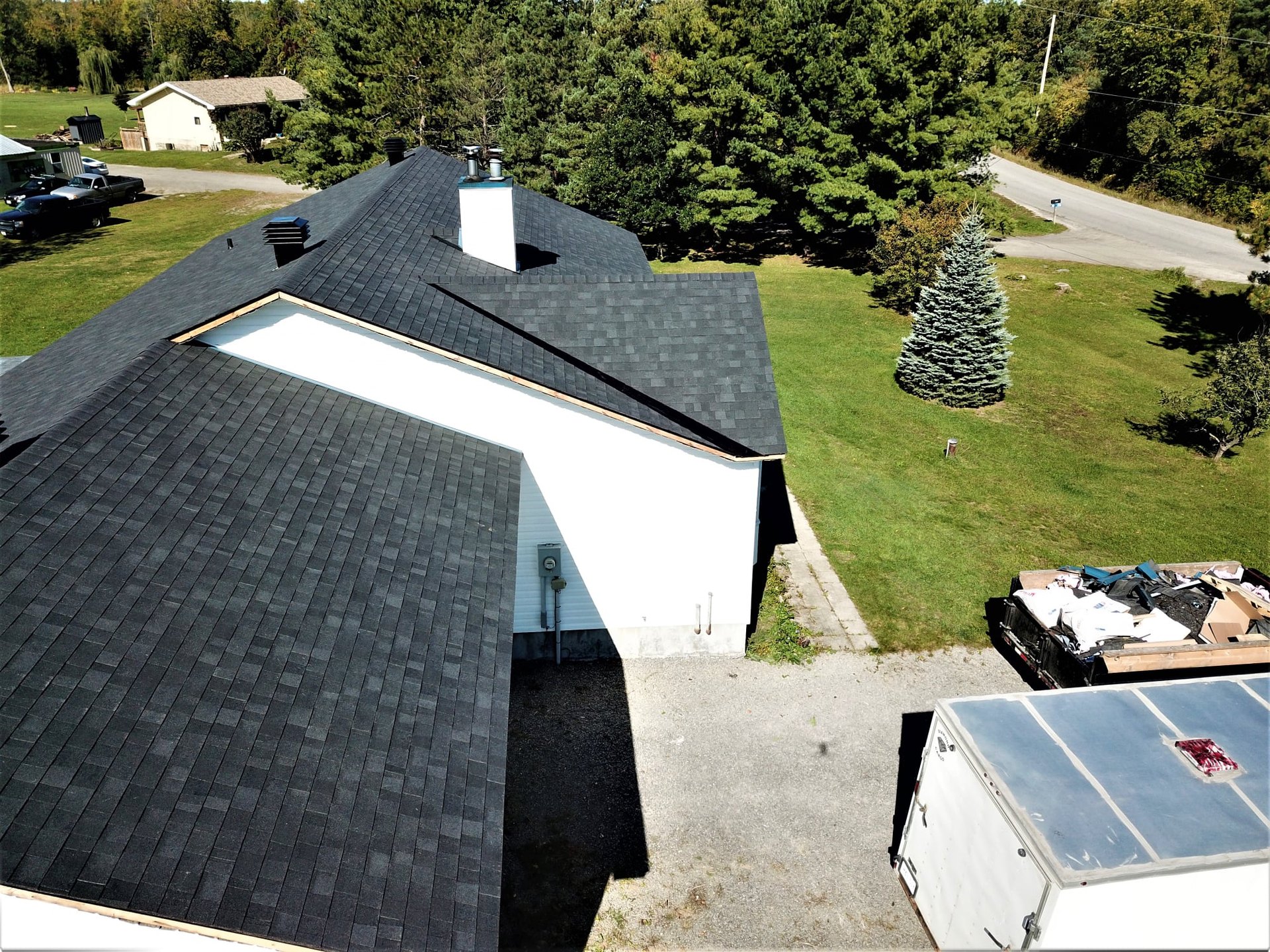 Onyx Black asphalt shingle roof from the original Rob's Quality Roofing gallery — project 7
