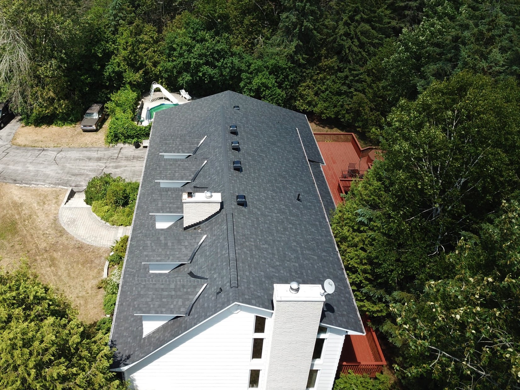 Onyx Black asphalt shingle roof from the original Rob's Quality Roofing gallery — project 8