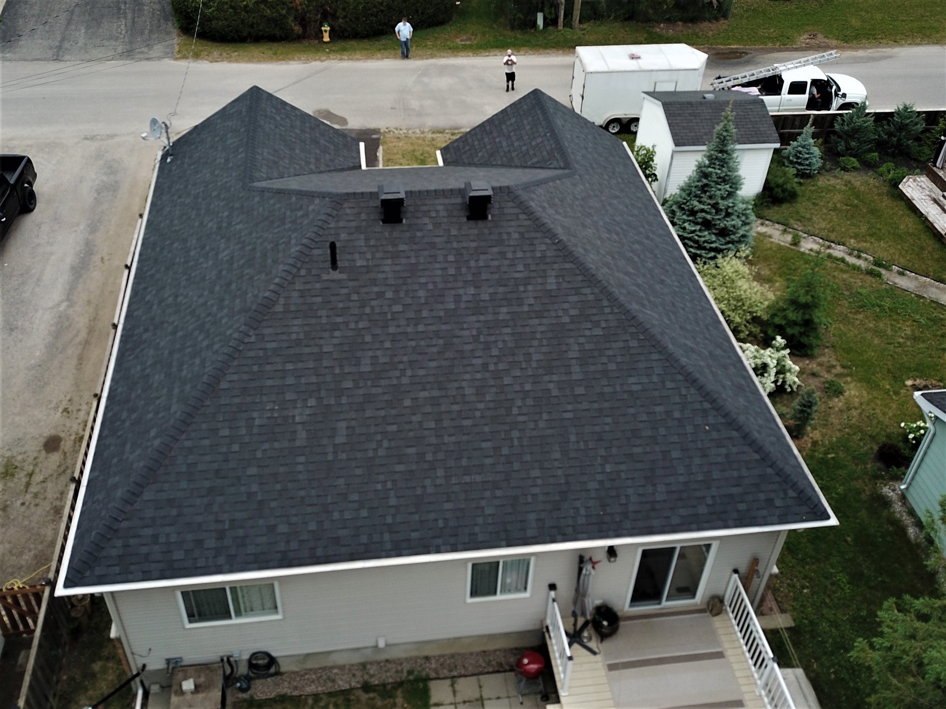 Onyx Black asphalt shingle roof from the original Rob's Quality Roofing gallery — project 14