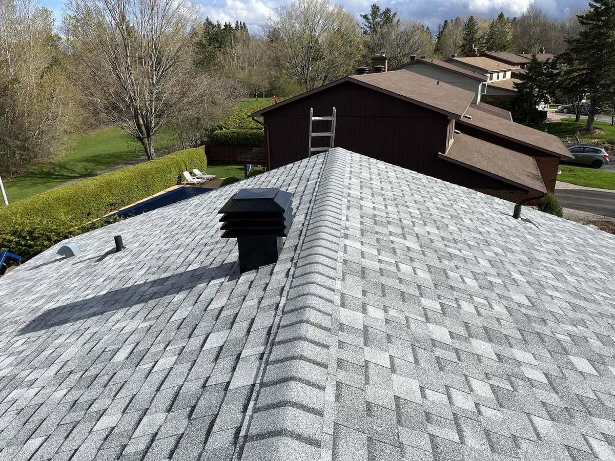 Sierra Gray asphalt shingle roof installed by Rob's Quality Roofing in the Ottawa region — project 1