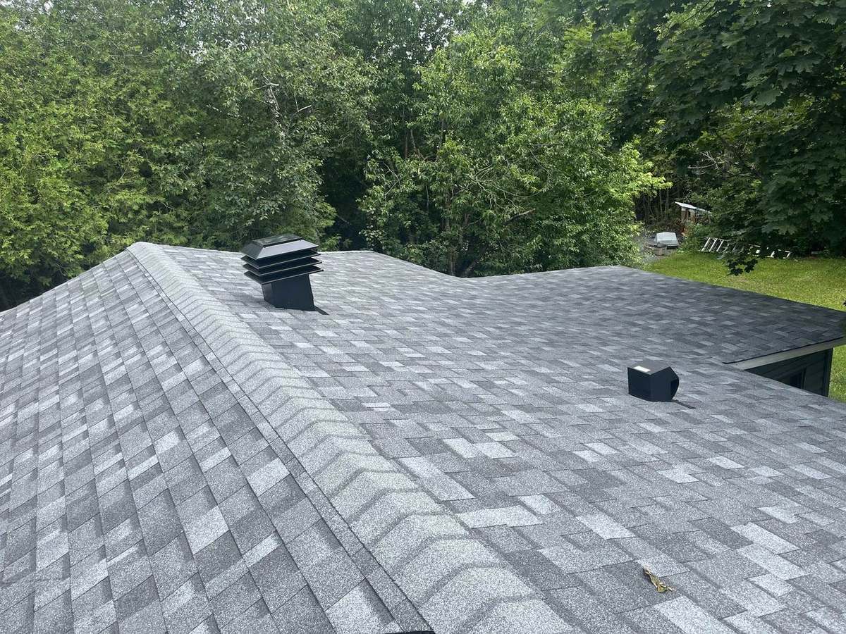 Slatestone Gray asphalt shingle roof installed by Rob's Quality Roofing in the Ottawa region — project 1