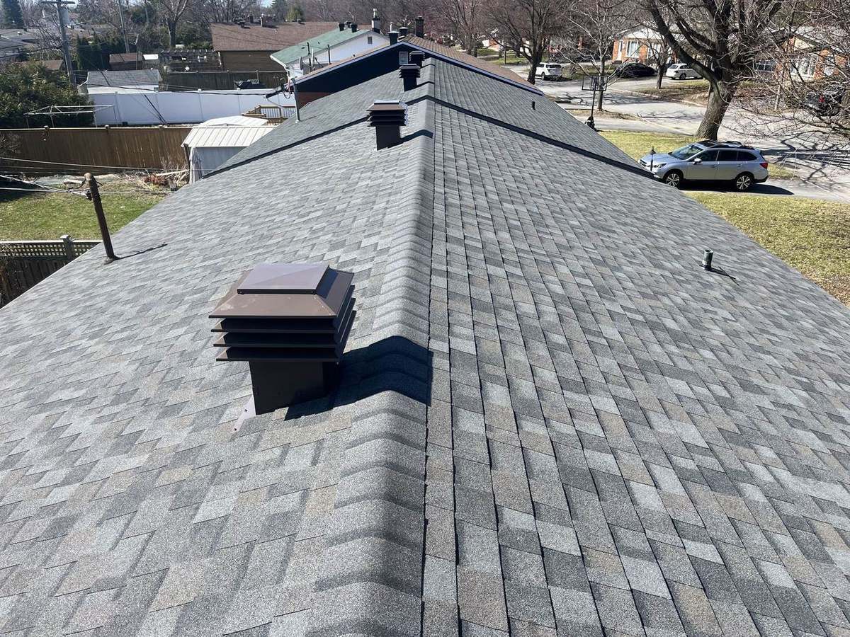 Williamsburg Gray asphalt shingle roof installed by Rob's Quality Roofing in the Ottawa region — project 6